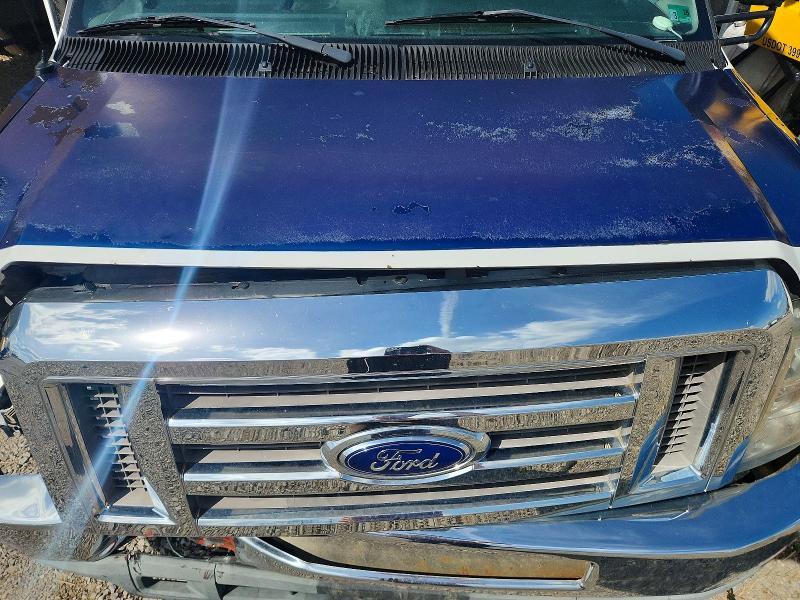 2017 Ford Econoline E450 Super Duty Cutaway Van