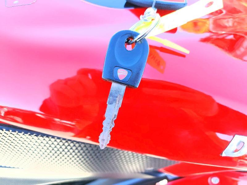 2011 Ducati Superbike 1198