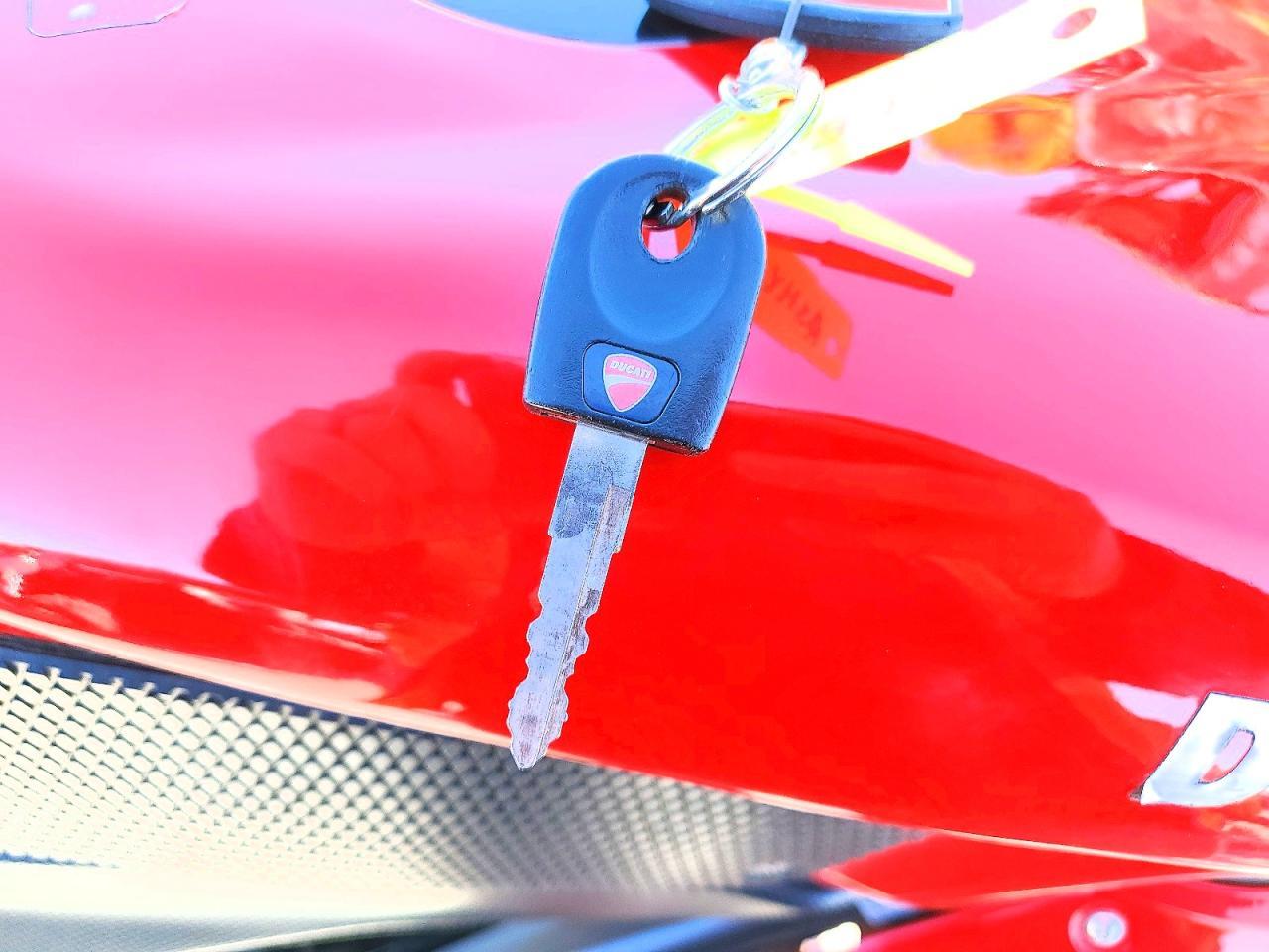 2011 Ducati Superbike 1198