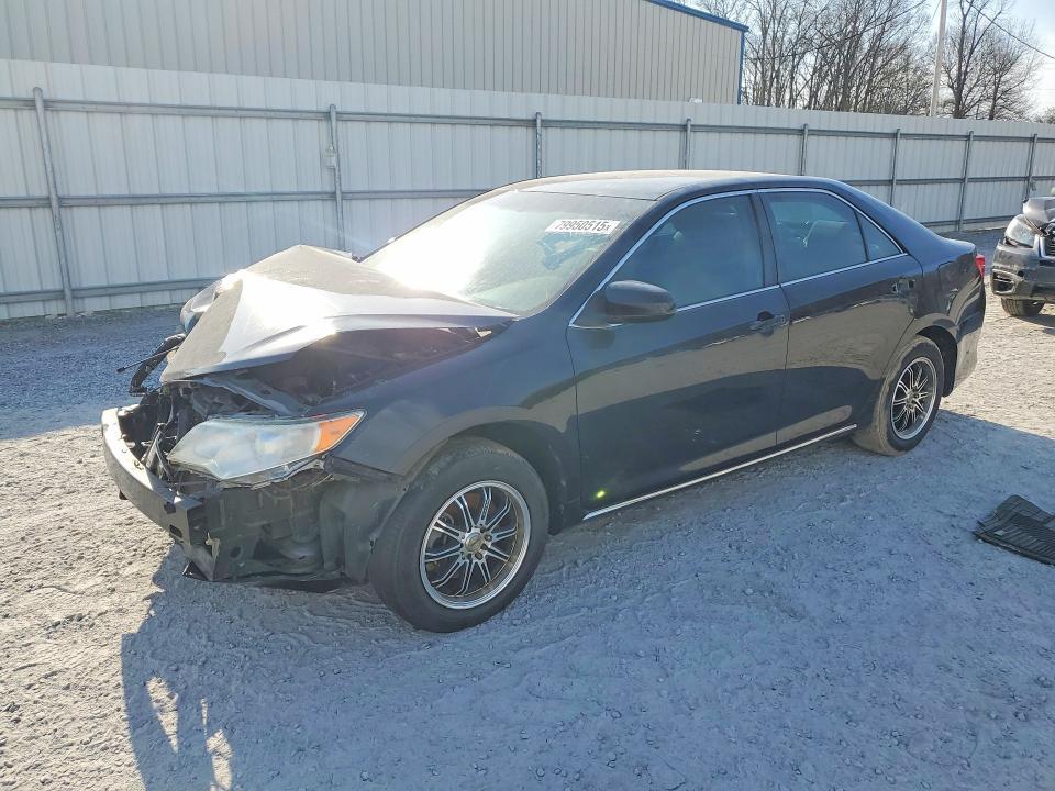 2014 Toyota Camry le