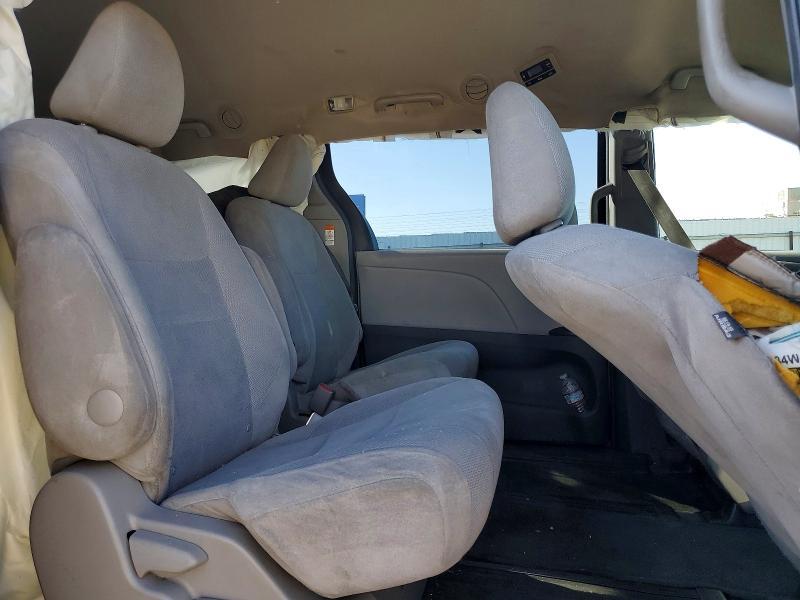 2016 Toyota Sienna l 7-passenger