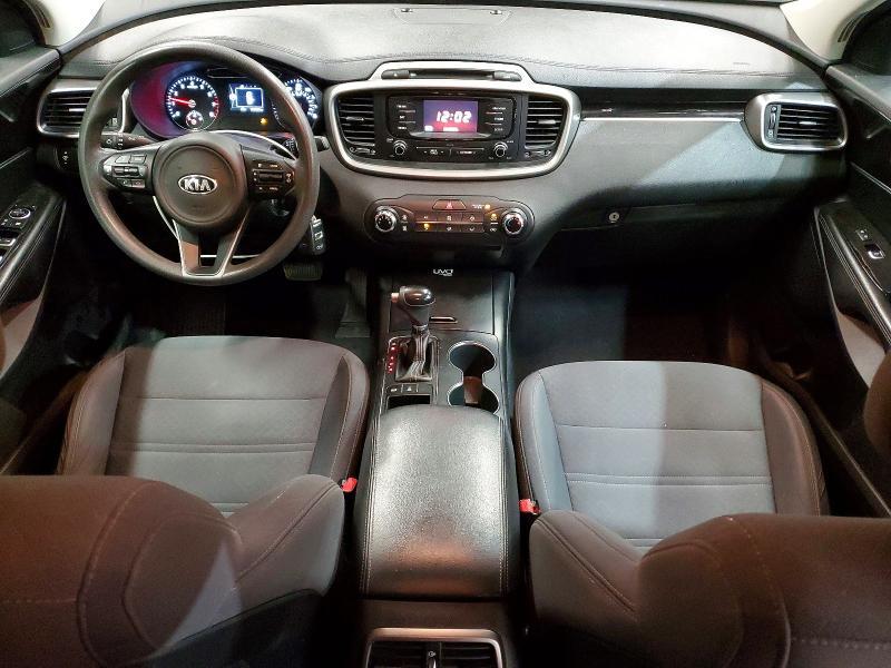 2016 KIA Sorento lx V6