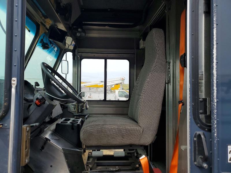 2020 Freightliner MT45G Chassis Delivery Truck