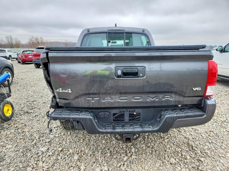 2016 Toyota Tacoma SR V6
