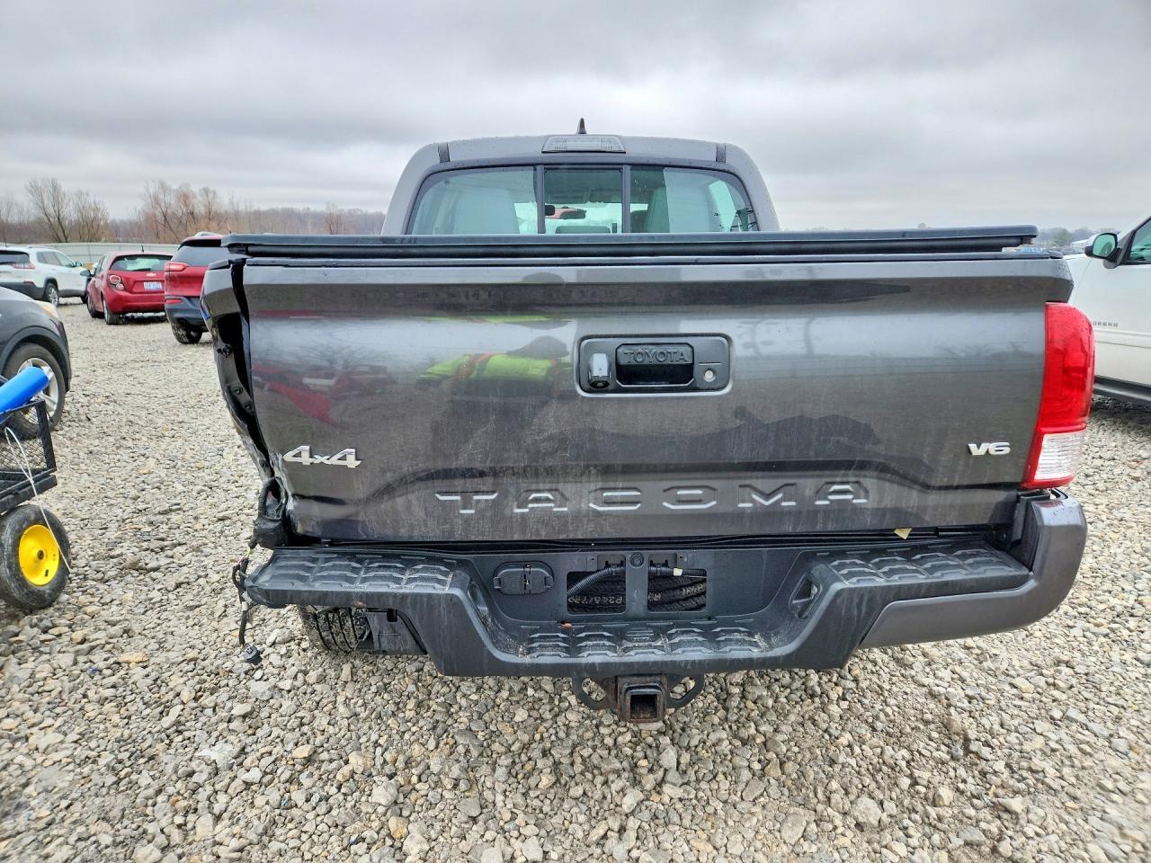 2016 Toyota Tacoma SR V6