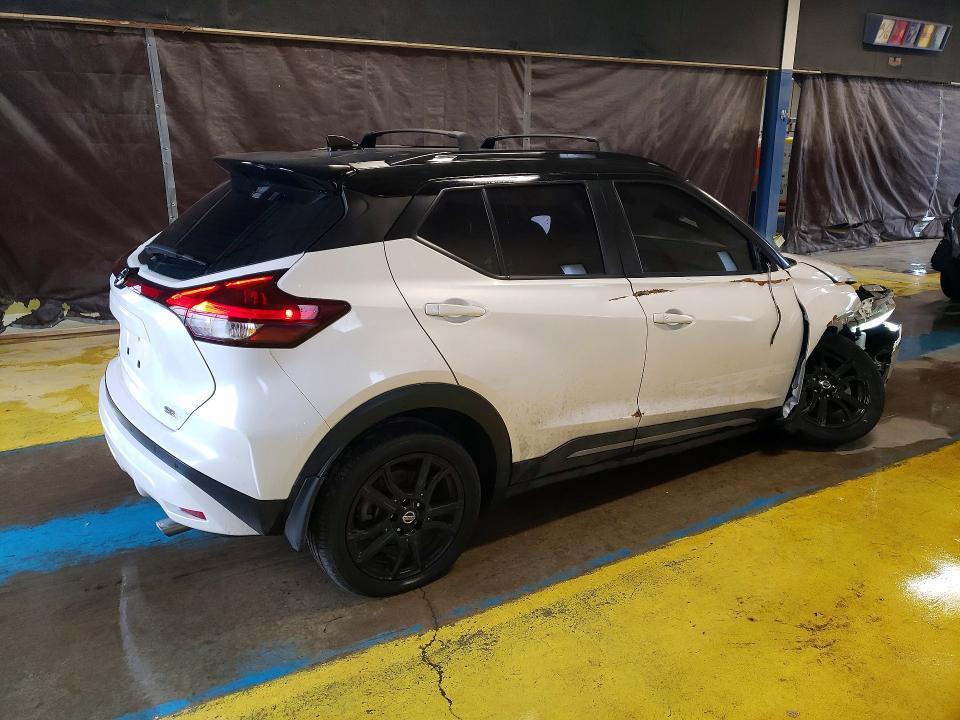 2021 Nissan Kicks sr