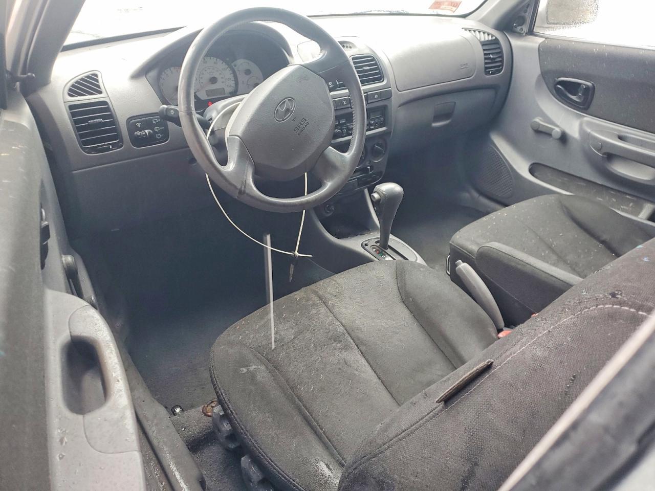 2004 Hyundai Accent gl