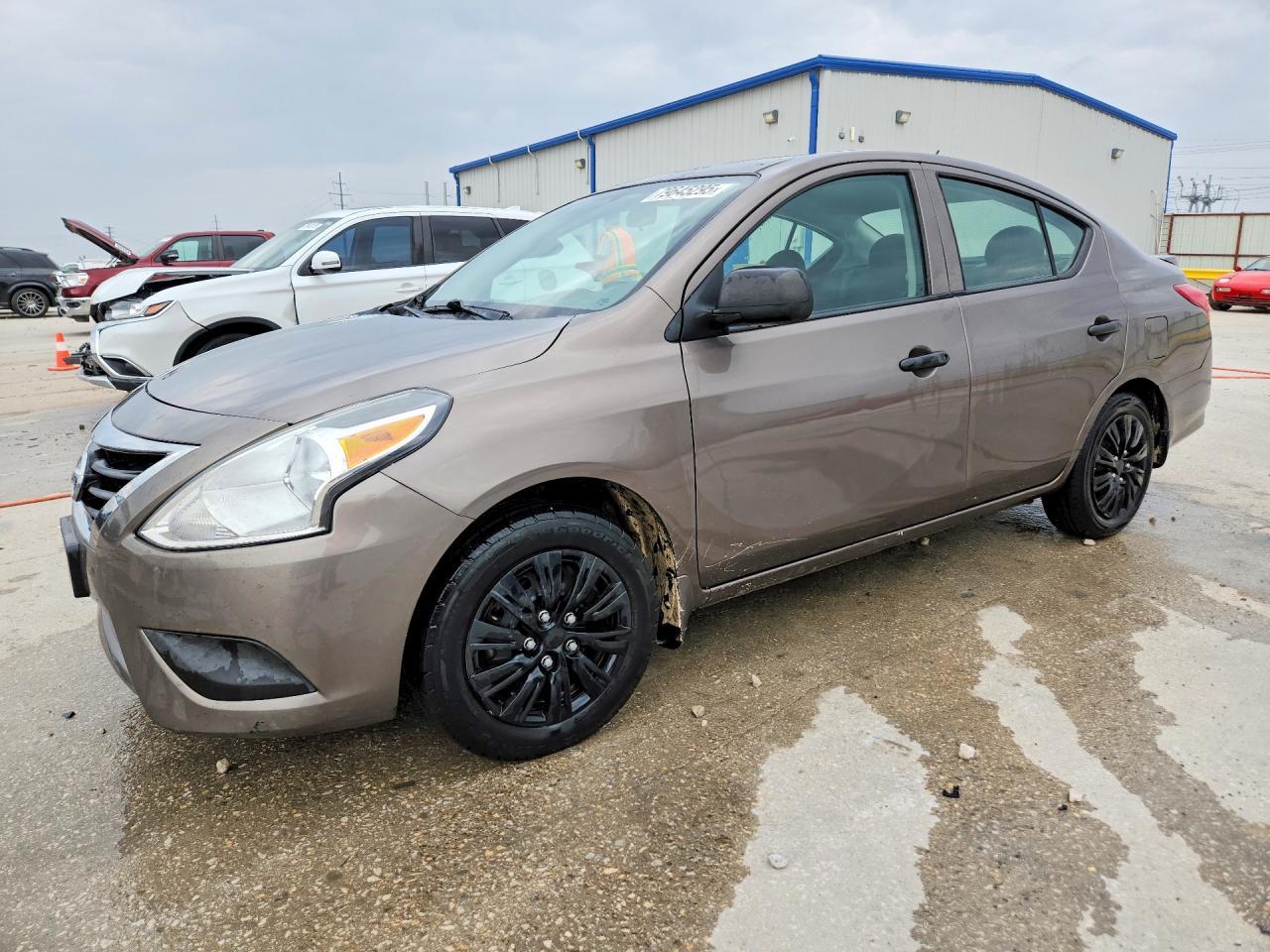 2015 Nissan Versa 1.6 s Plus