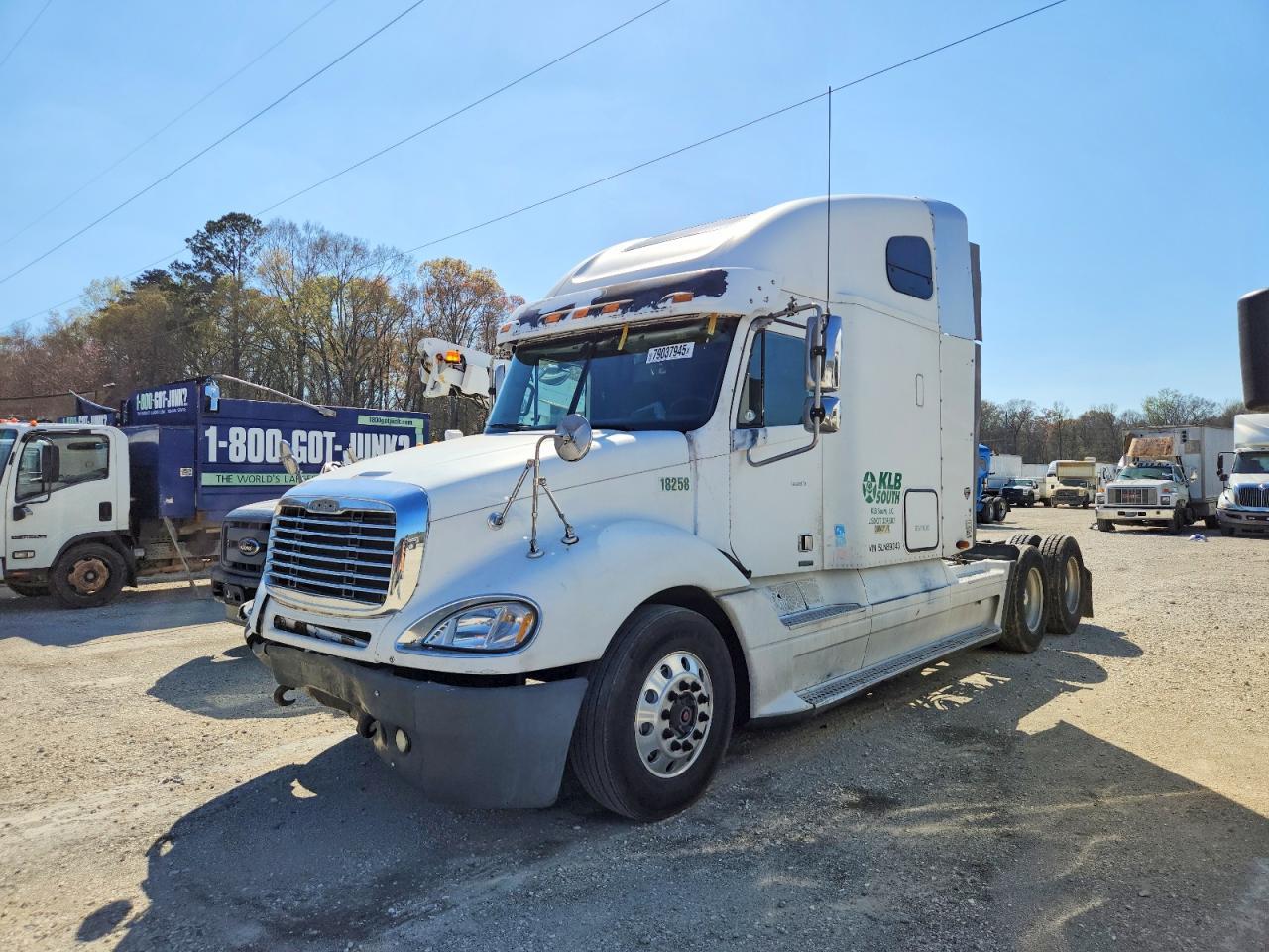 2005 Freightliner Convention-Semi Truck