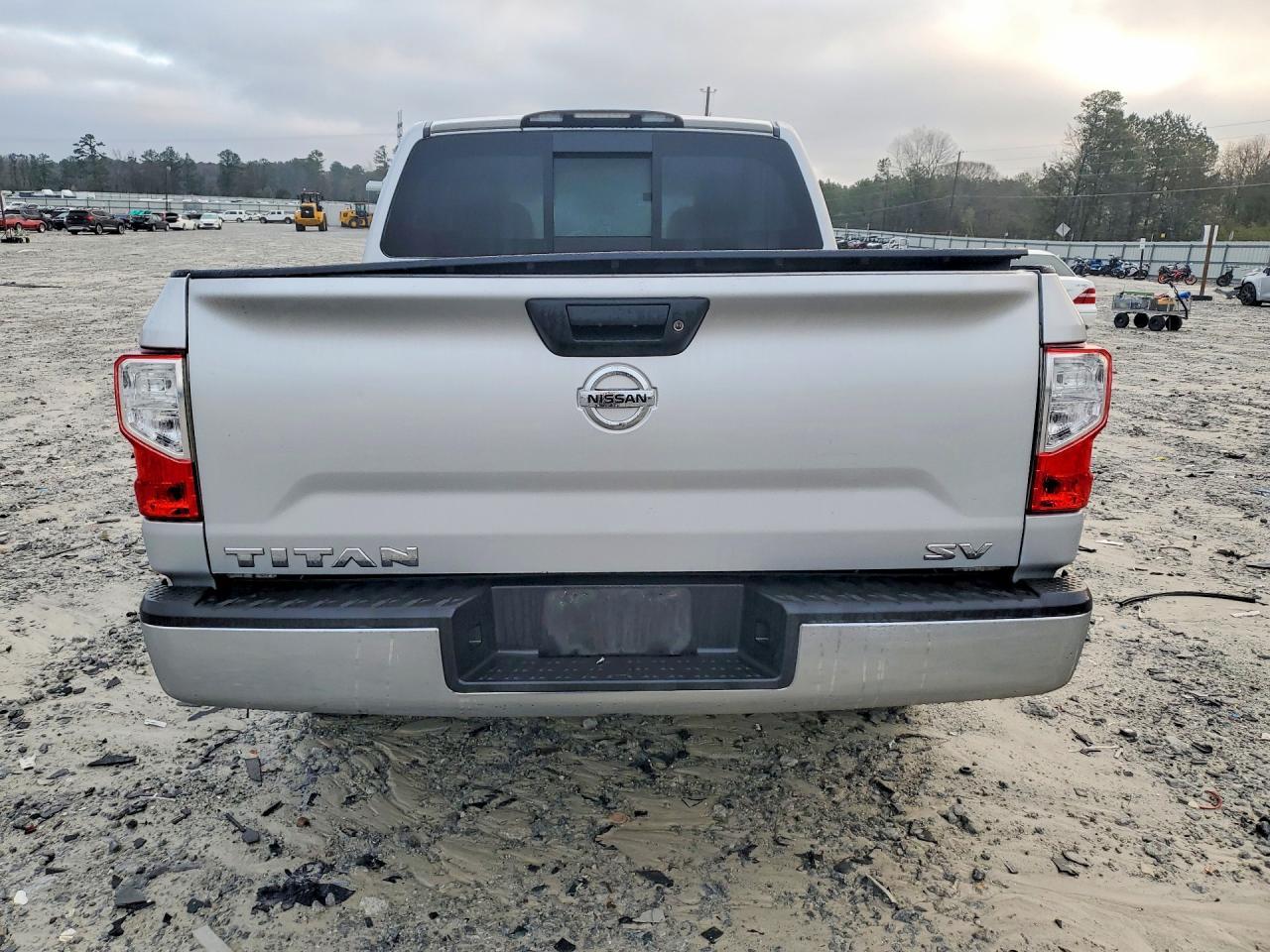 2017 Nissan Titan SV