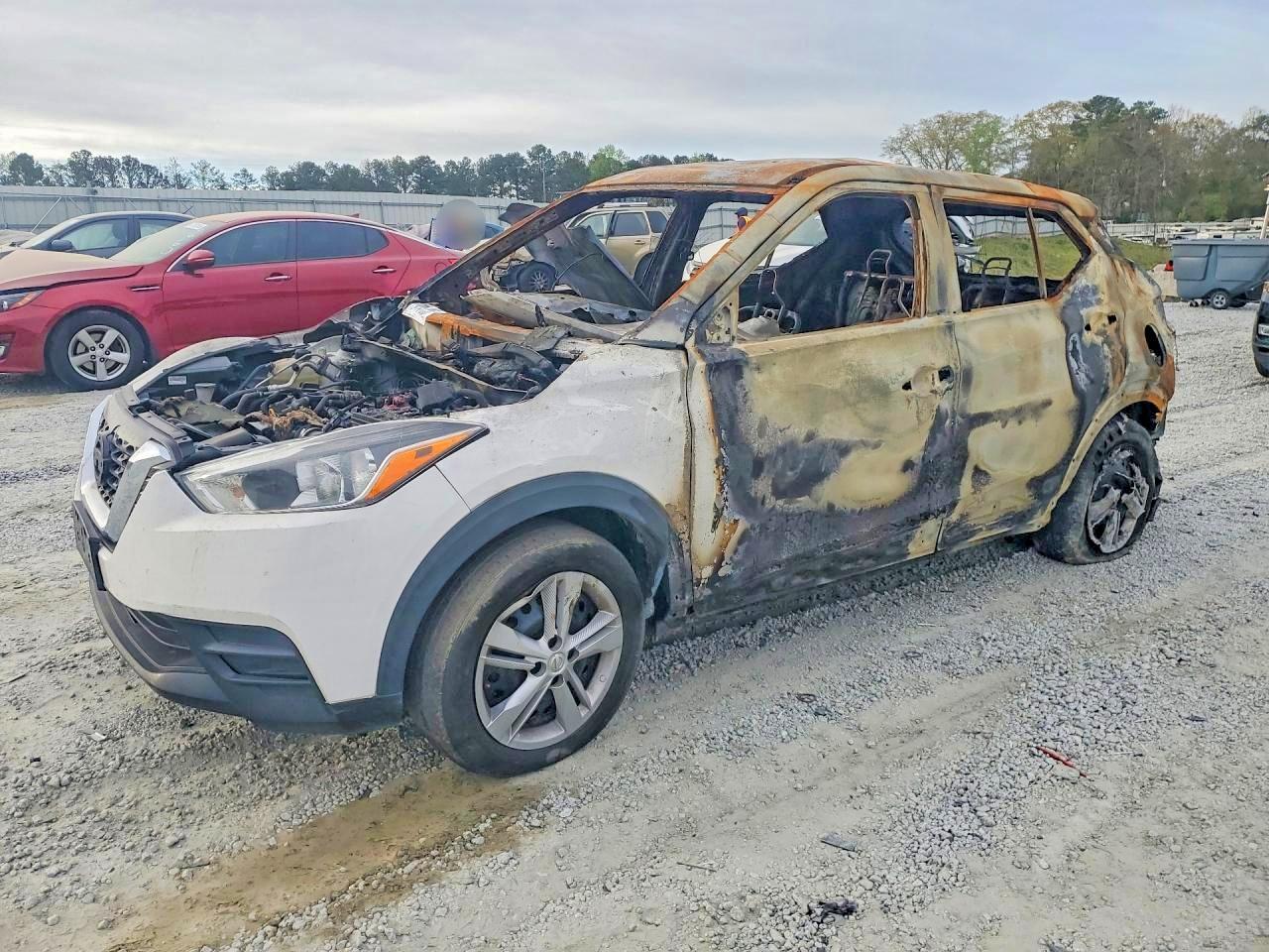 2020 Nissan Kicks s
