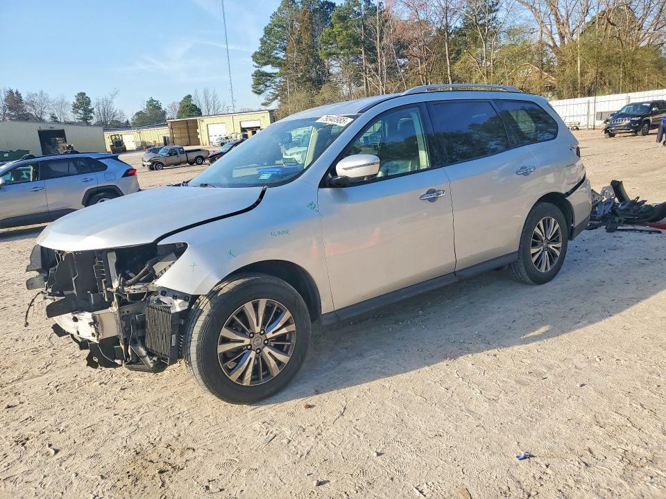 2020 Nissan Pathfinder sl
