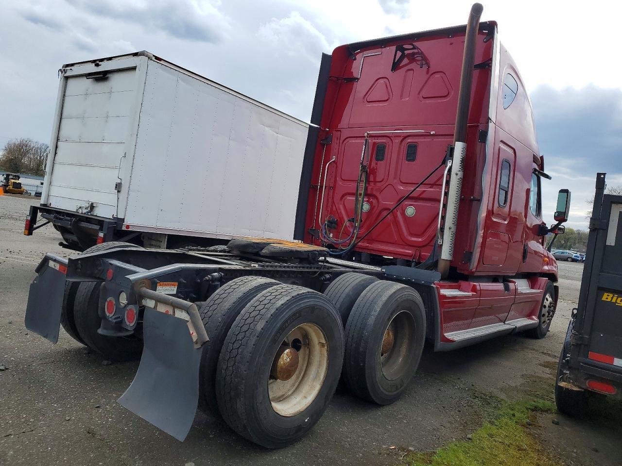 2014 Freigliner 2014 Freightliner Cascadia Semi Truck
