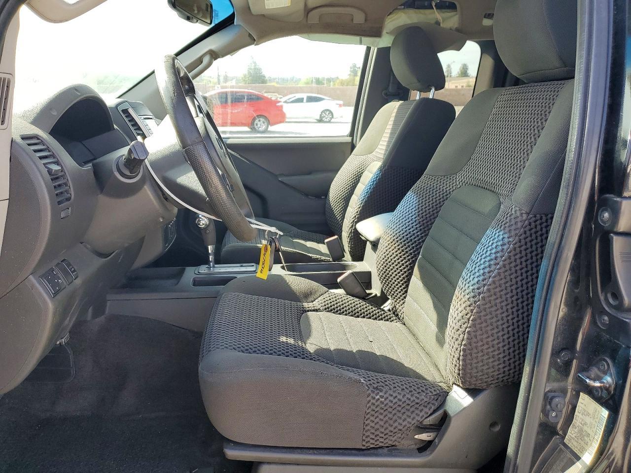 2015 Nissan Frontier sv V6