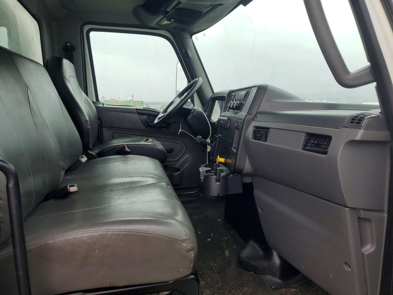 2020 International MV607 BOX Truck