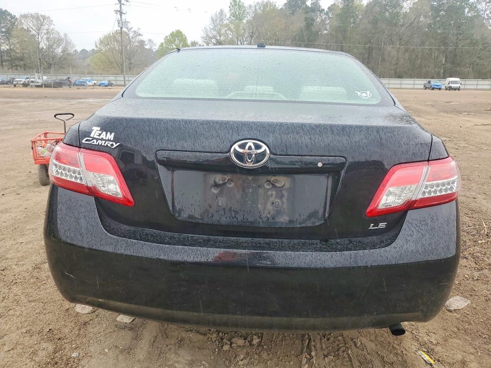 2011 Toyota Camry le