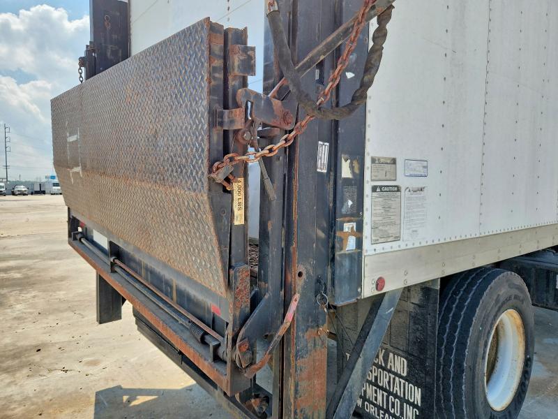 2004 Isuzu T7F BOX Truck