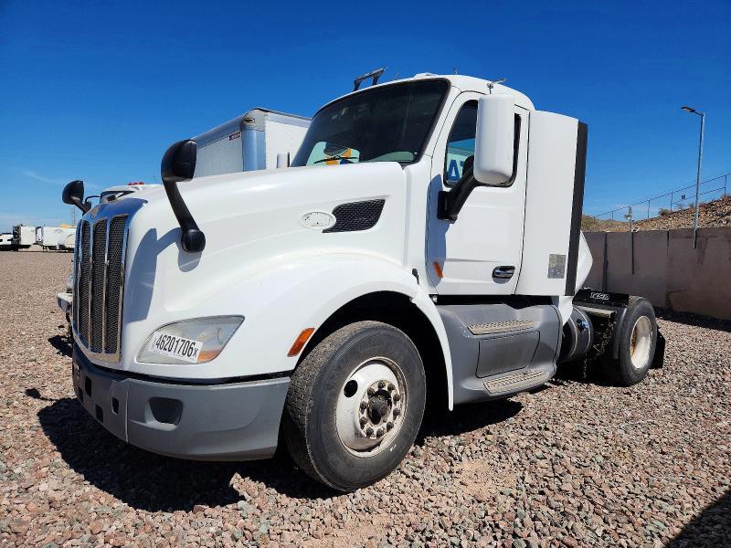 2018 Peterbilt 579 Semi Truck