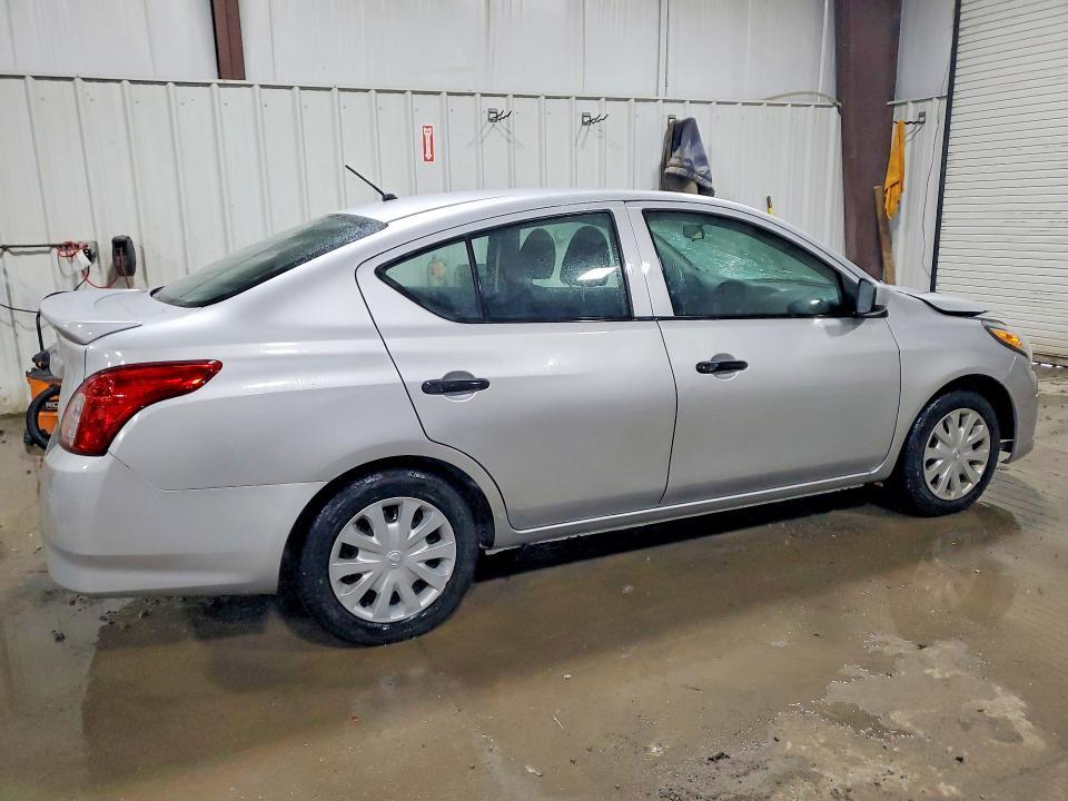 2019 Nissan Versa s Plus