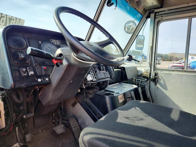 2007 Freightliner MT45 HEV Chassis Delivery Truck