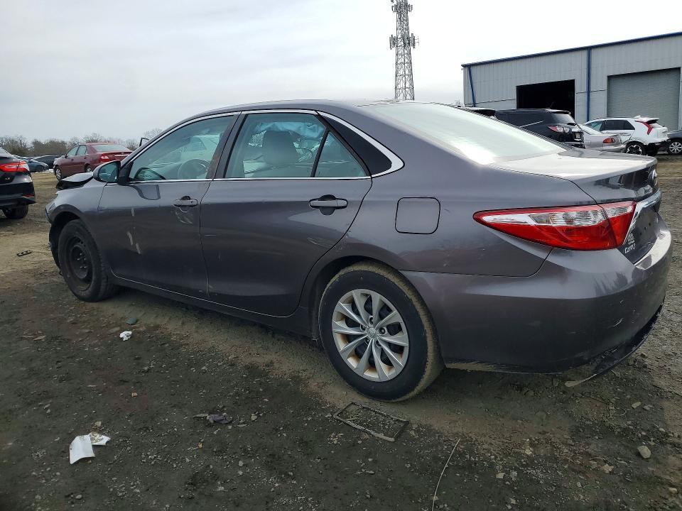 2016 Toyota Camry le