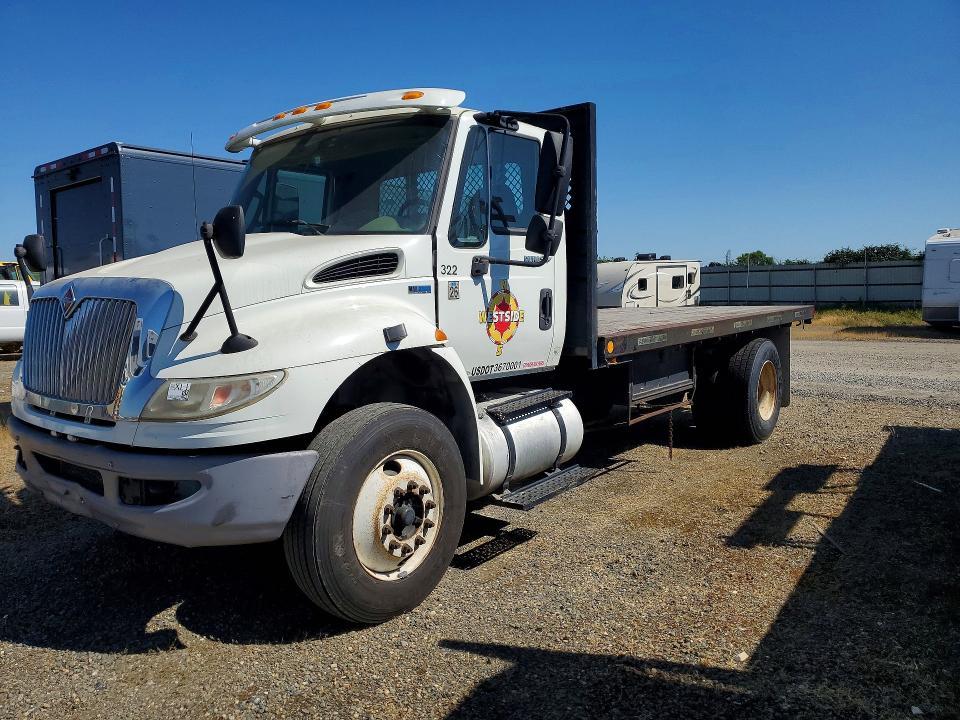 2014 International 4300 Flatbed Truck