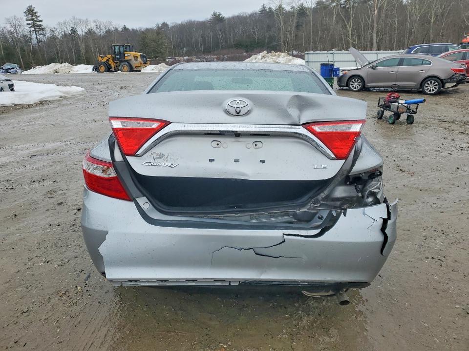 2016 Toyota Camry le
