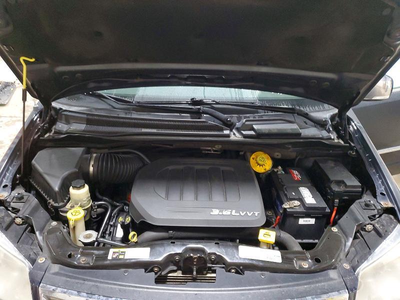 2014 Chrysler Town & Country Touring l