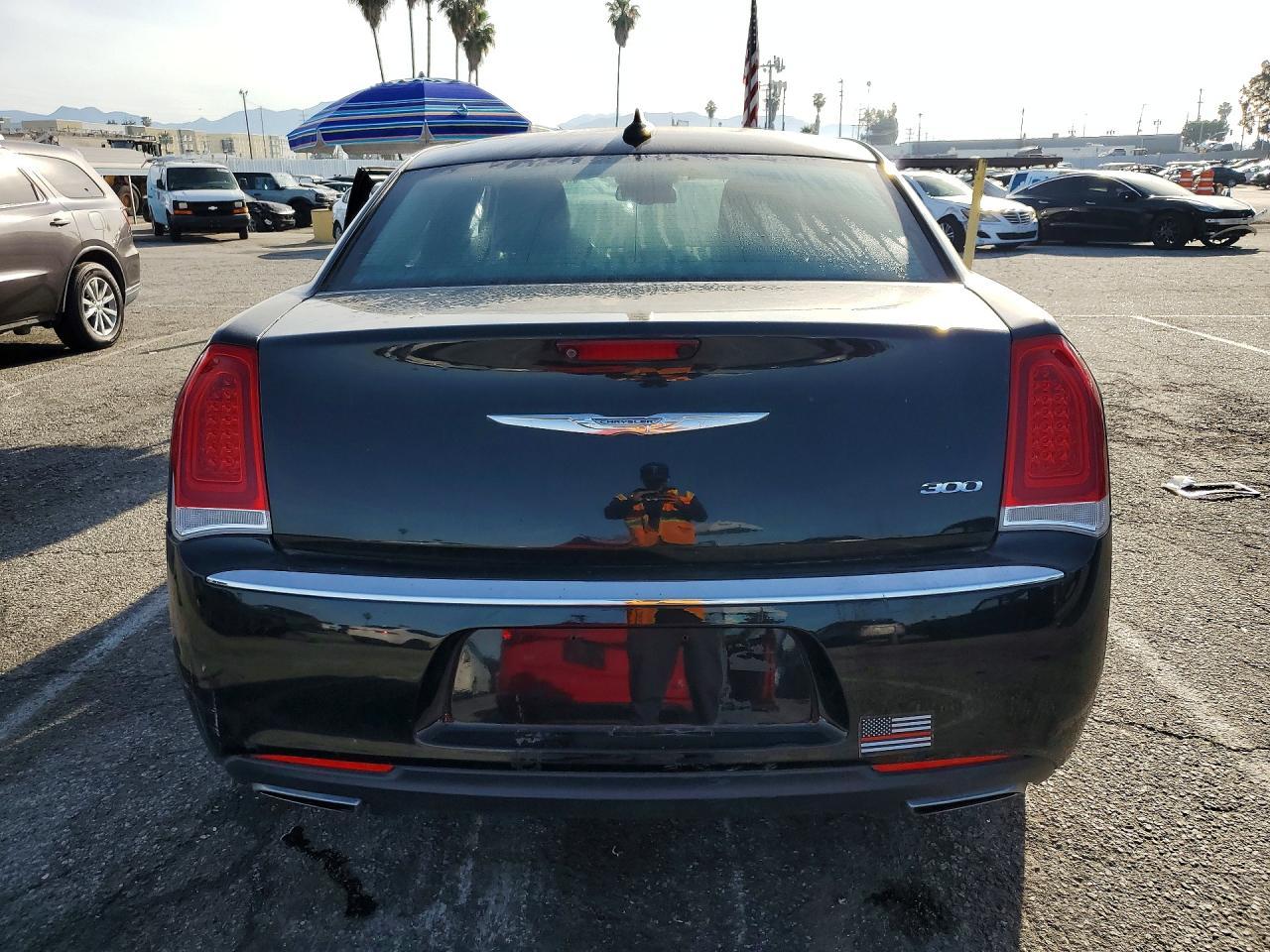 2016 Chrysler 300 Limited