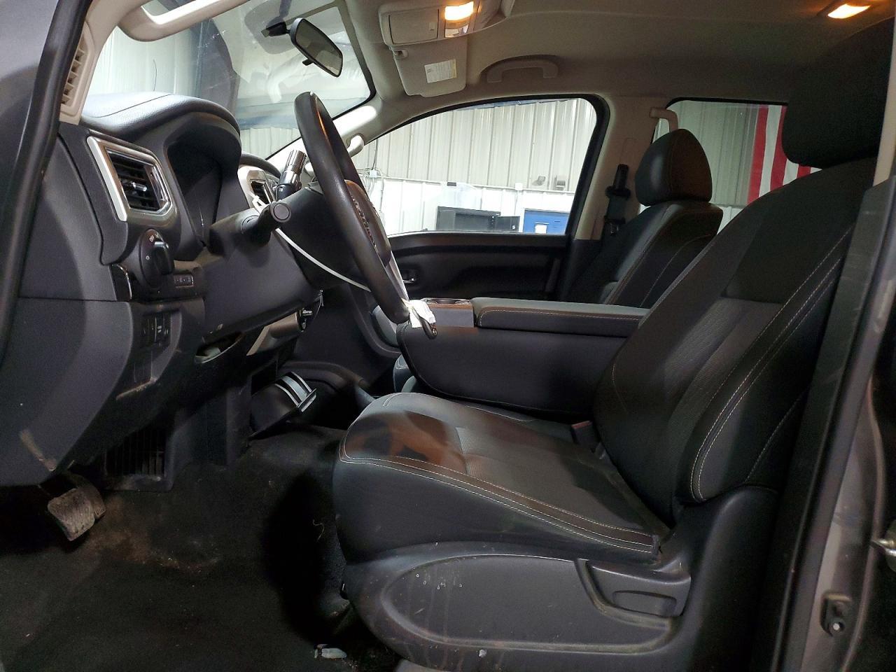 2019 Nissan Titan SV