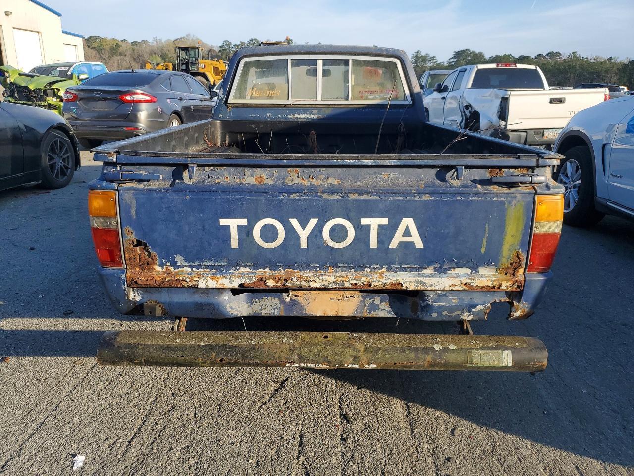 1984 Toyota Pickup Base