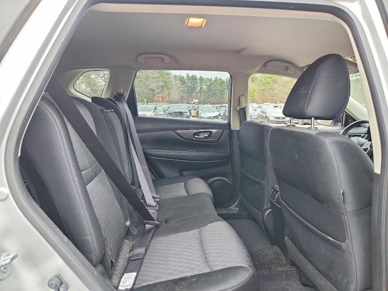 2017 Nissan Rogue sv