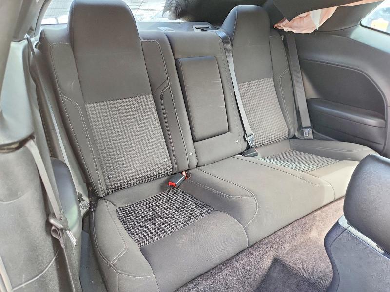 2016 Dodge Challenger sxt