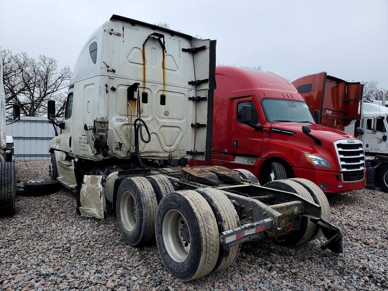 2016 Freigliner 2016 Freightliner Cascadia 125 Semi Truck