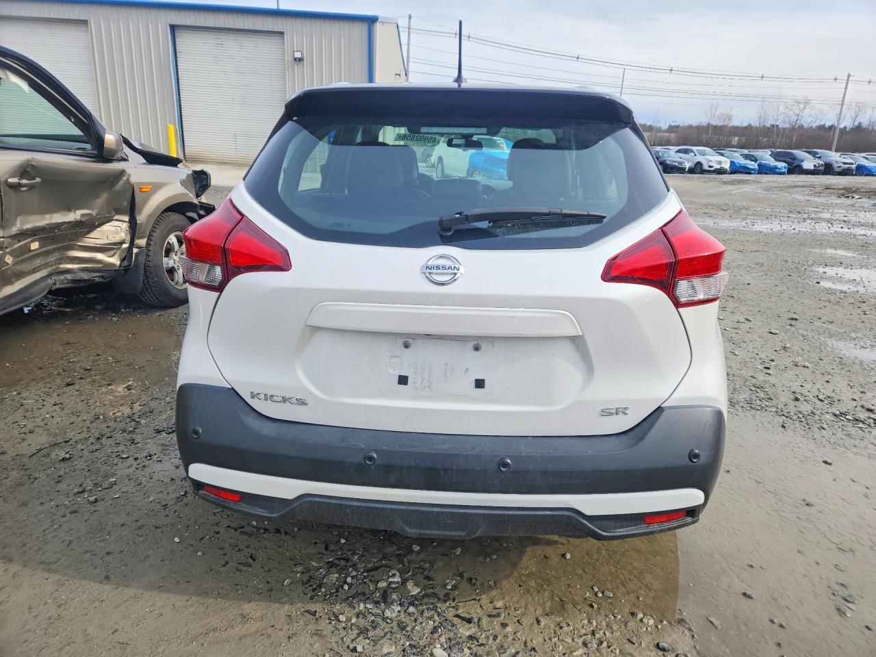 2020 Nissan Kicks sr