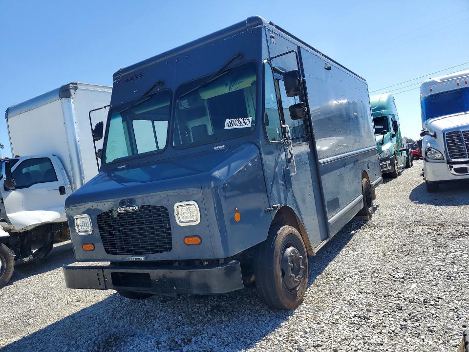 2020 Freightliner MT45G Chassis Delivery Truck