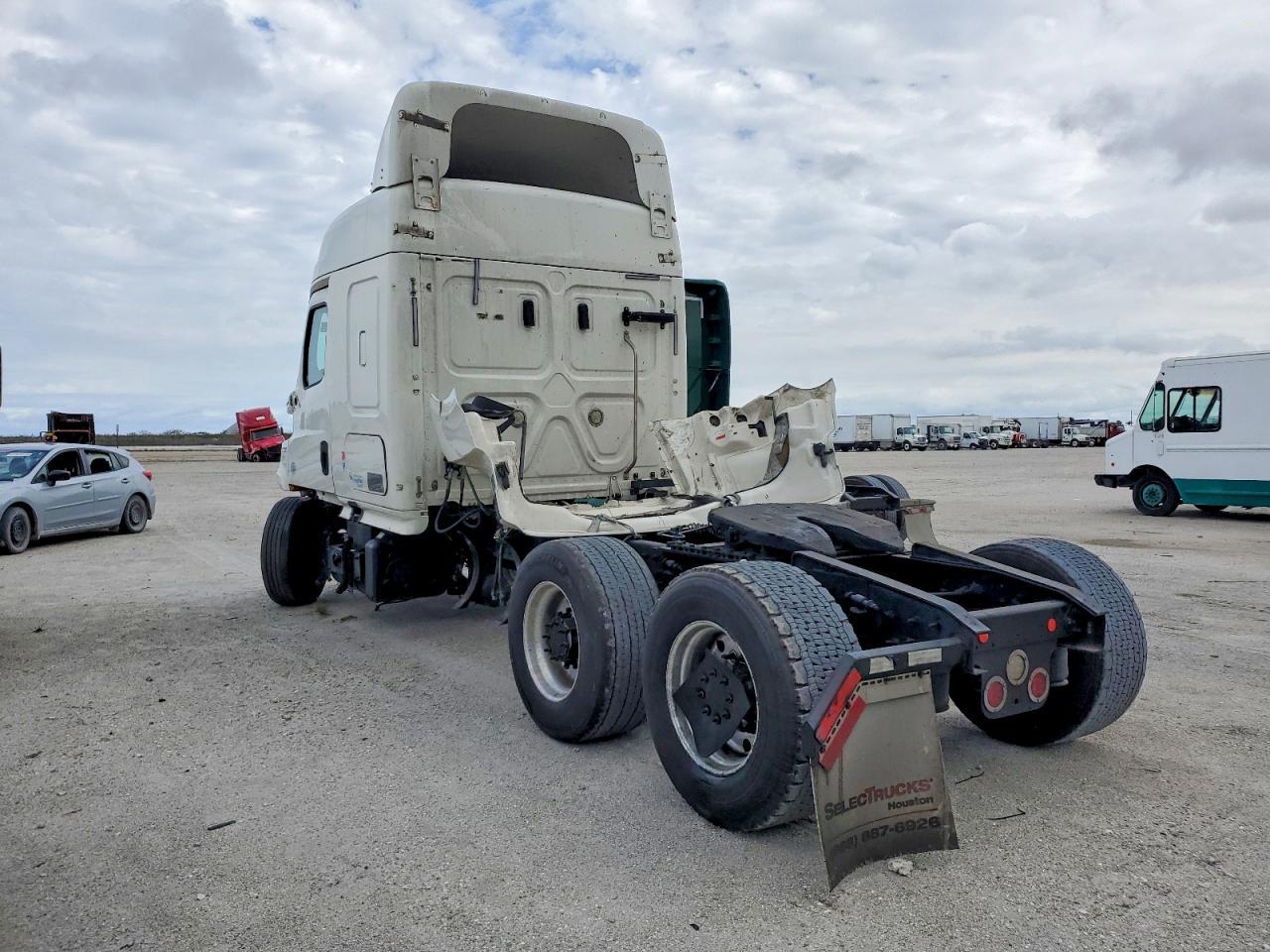 2020 Freigliner 2020 Freightliner Cascadia 116 Semi Truck