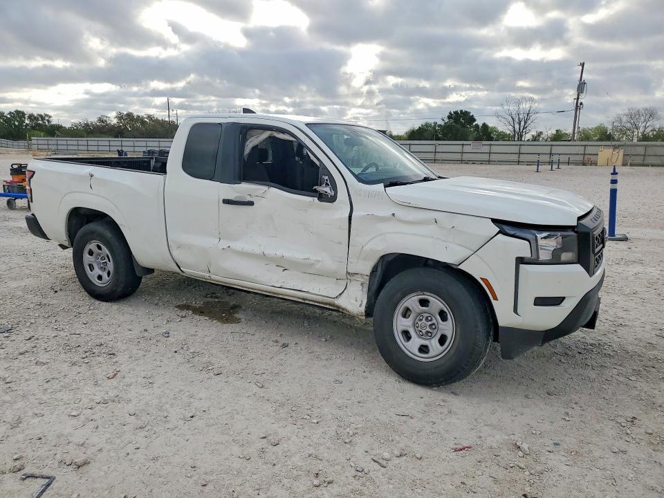 2024 Nissan Frontier s