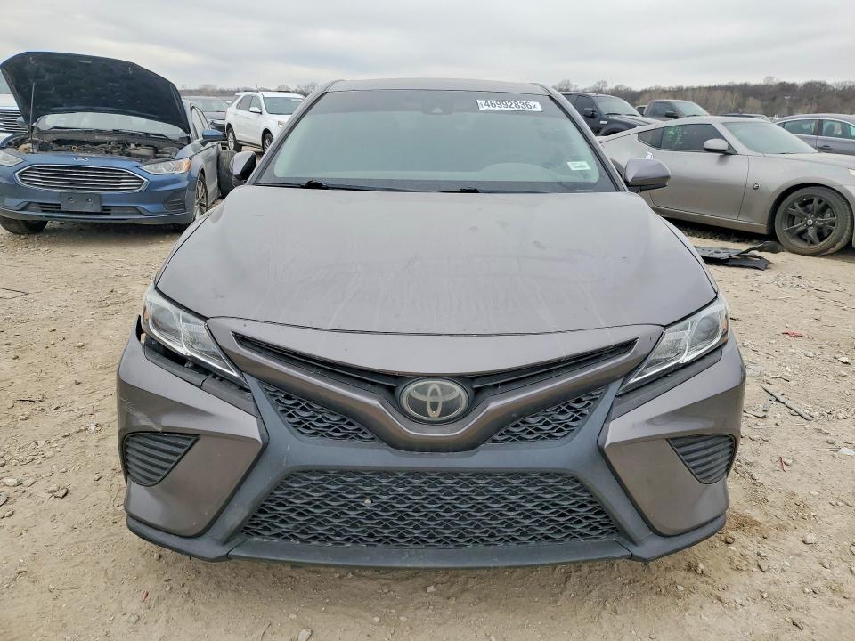 2018 Toyota Camry se