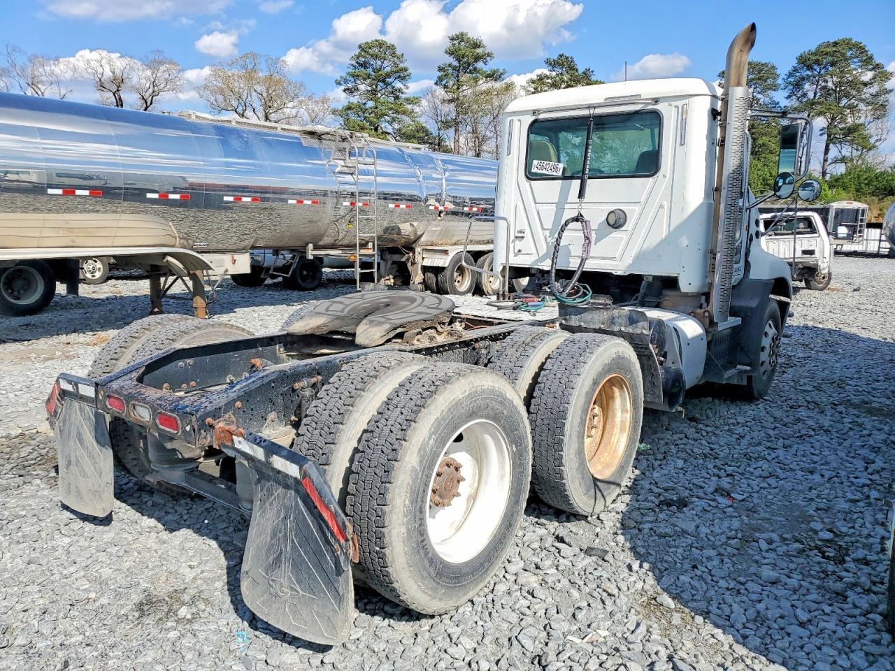 2014 Mack CXU613 Semi Truck