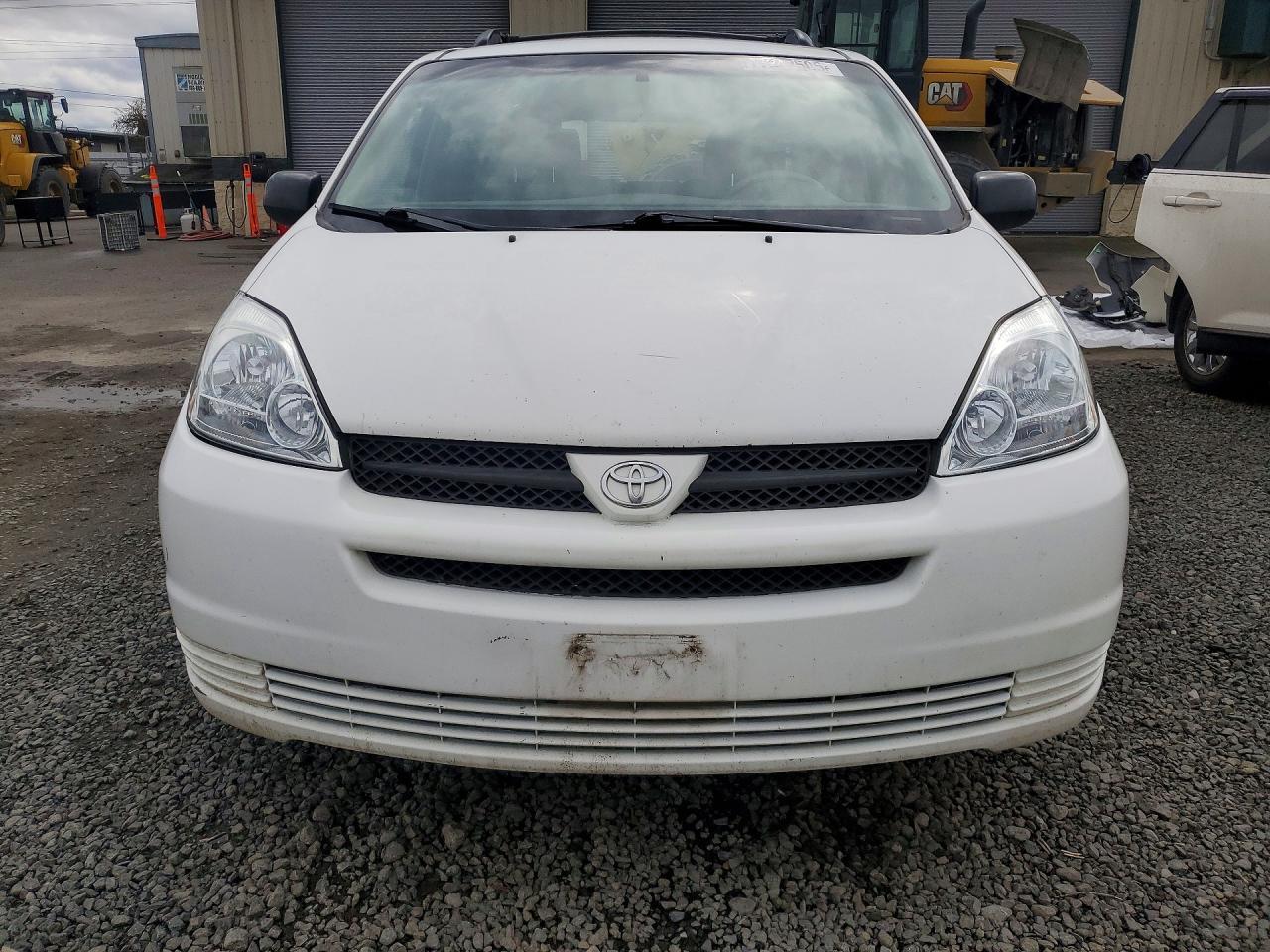 2004 Toyota Sienna le 7 Passenger