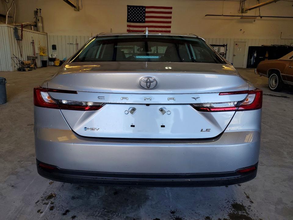 2025 Toyota Camry le