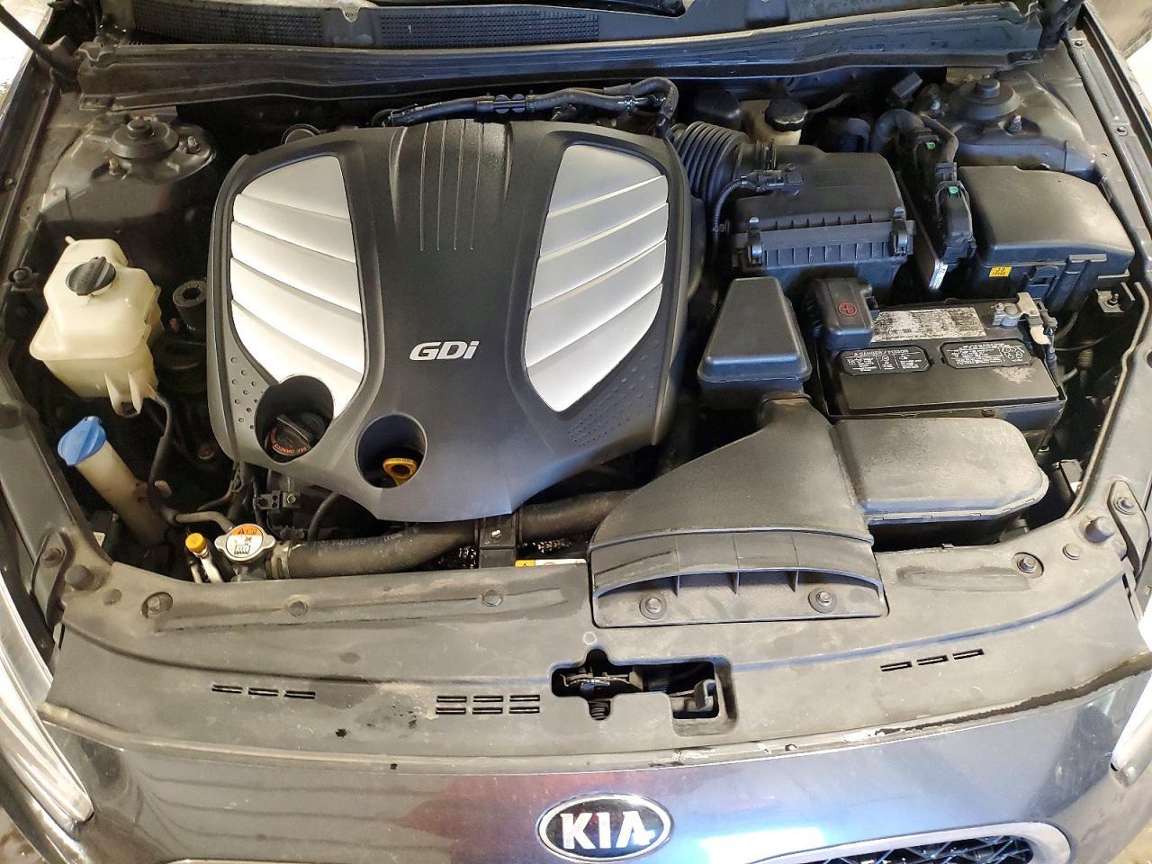 2016 KIA Cadenza Premium