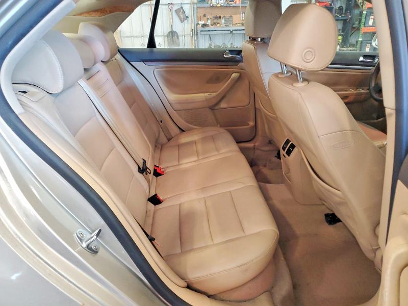 2005 Volkswagen New Jetta 2.5l Option Package 1