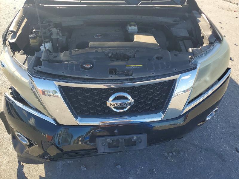 2016 Nissan Pathfinder sv