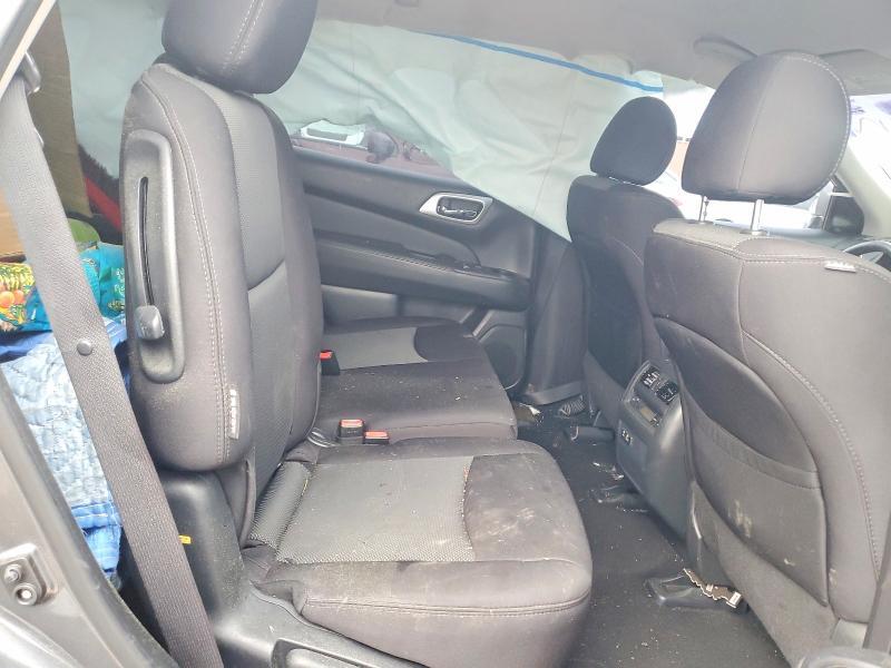 2019 Nissan Pathfinder sv