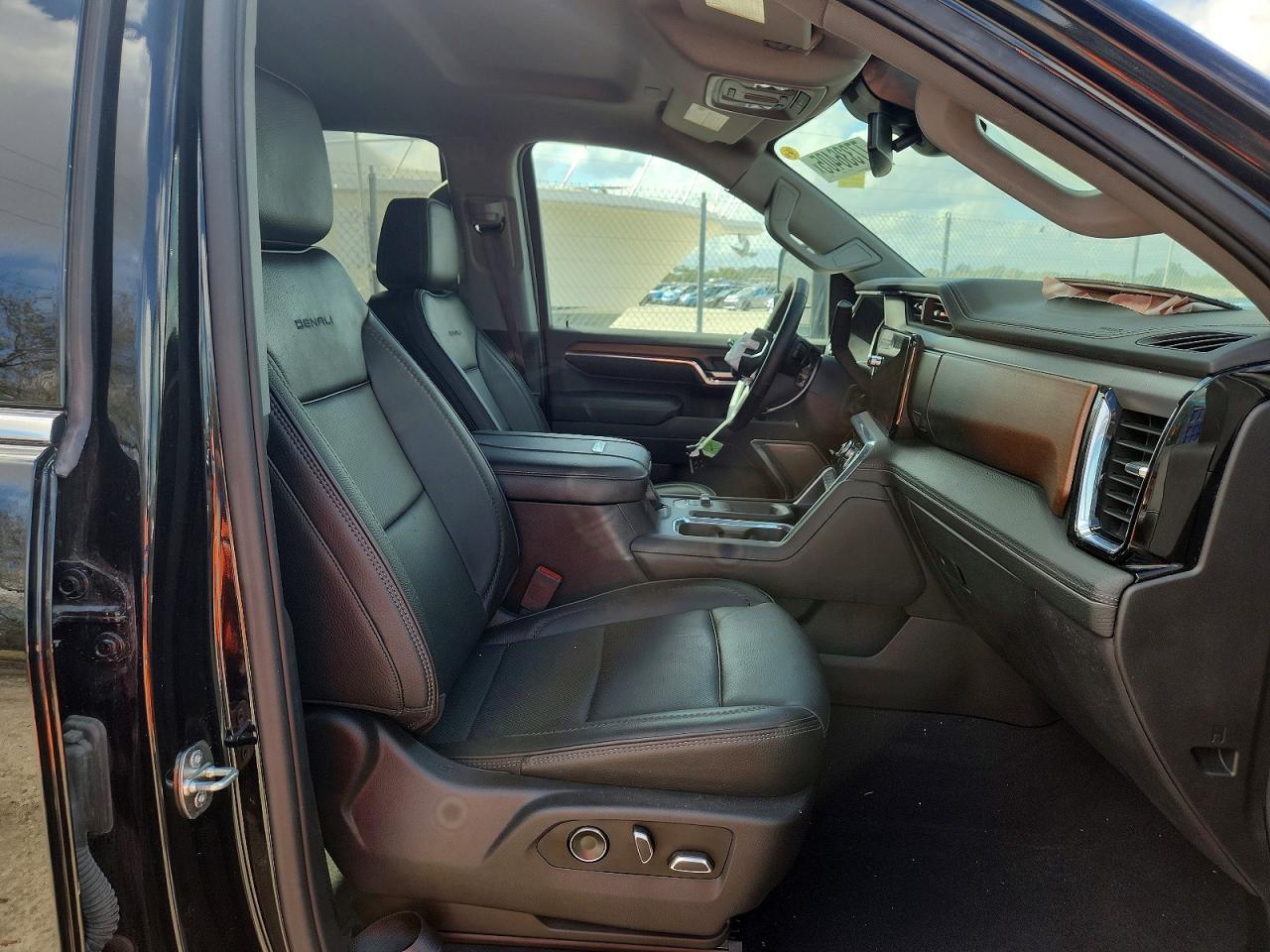 2024 GMC Sierra K3500 Denali