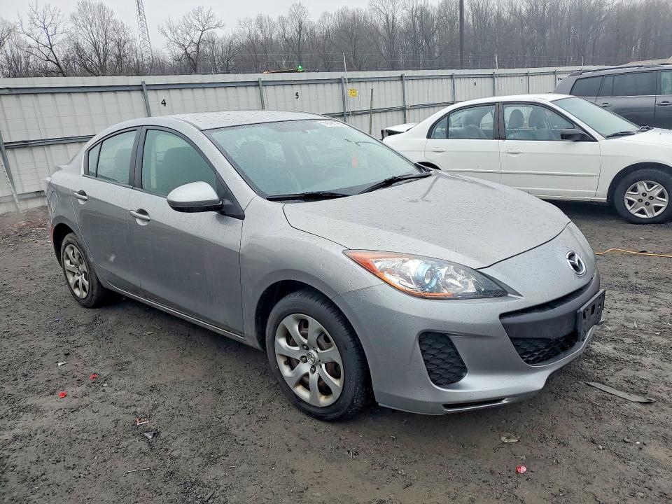 2013 Mazda 3 I