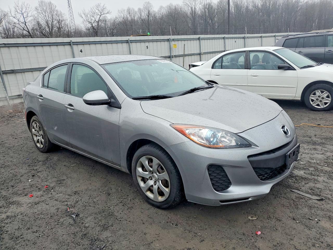 2013 Mazda 3 I