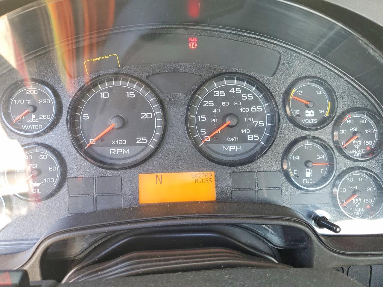 2016 International PROSTAR+122 4X2 Semi Truck